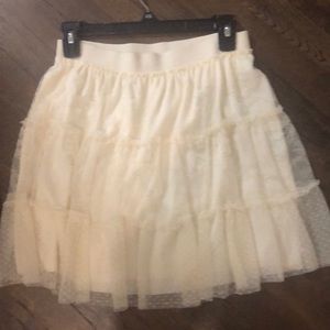 American Eagle cream lace skirt